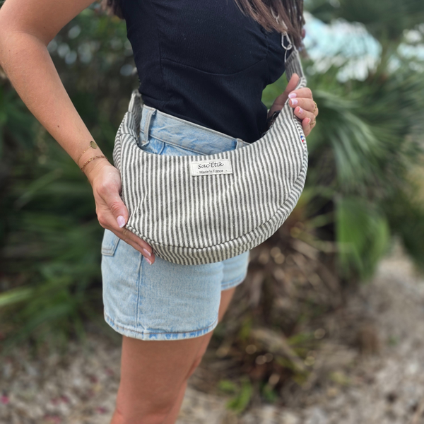 Sac Demi-Lune en Coton/Lin beige et rayé vert tendre.
